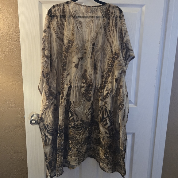 Women's Coverup - Picture 6 of 8